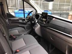 Автомобиль Ford Tourneo Custom 9 мест для аренды в Катании