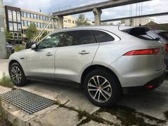 Автомобиль Jaguar F‑PACE для аренды в Вероне