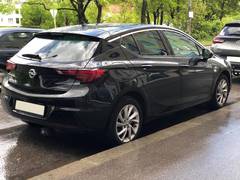 Автомобиль Opel Astra для аренды в Катании